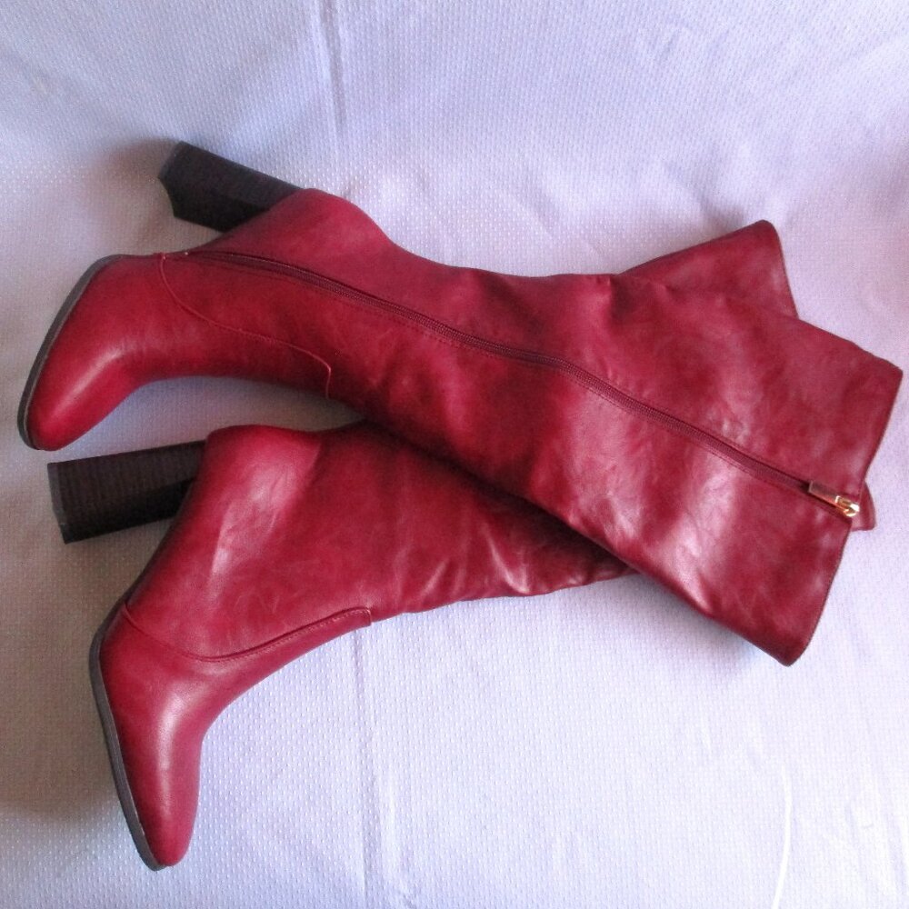 KARIMA RED BOOTS – WIDE CALF – FULL-ZIP – 7 – NWT
